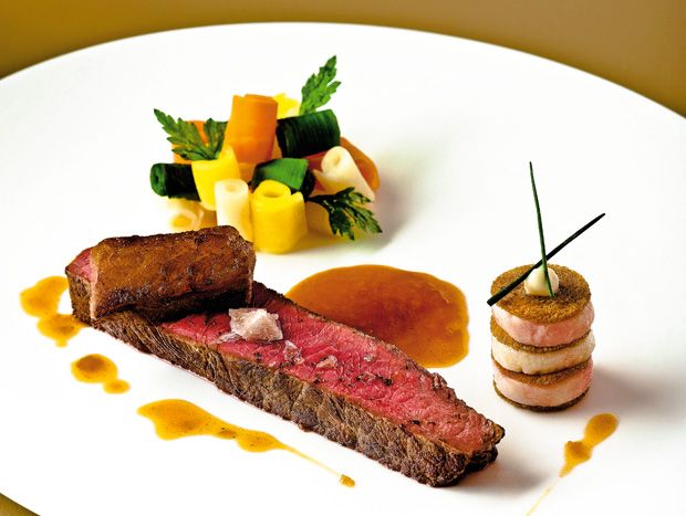 The Master’s Touch: Achieving Fine-Dining Excellence on the Home Grill