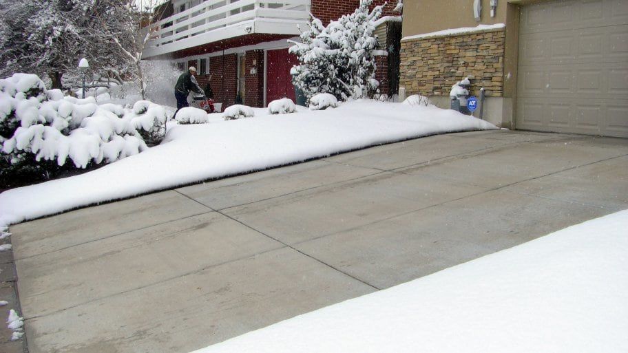 How to Maintain Your Driveway Surface During Heavy Snow Seasons