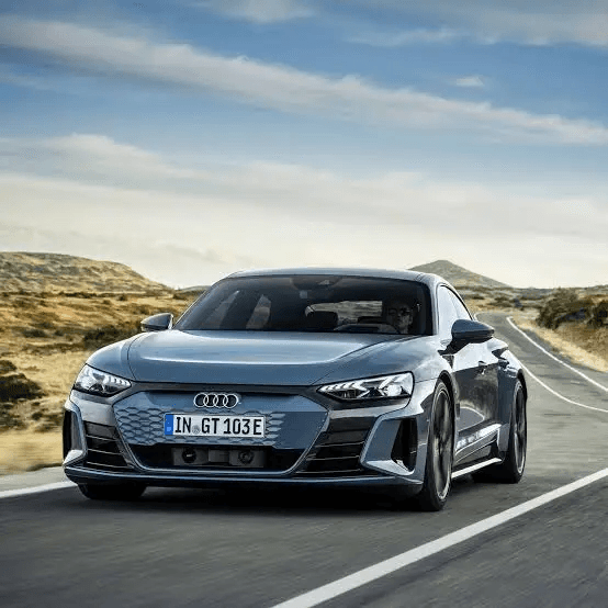 Audi Car Hire for Business Travel in Dubai: A Practical Guide for First-Time Renters