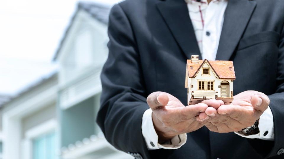 What Are Key Steps In Real Estate Investment Planning?