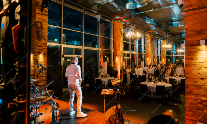 Best Bondi Restaurants with Music for a Lively Evening Out