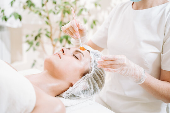 وداعاً للطرق التقليدية: اكتشفي سحر إزالة الشعر بالليزر في دبي