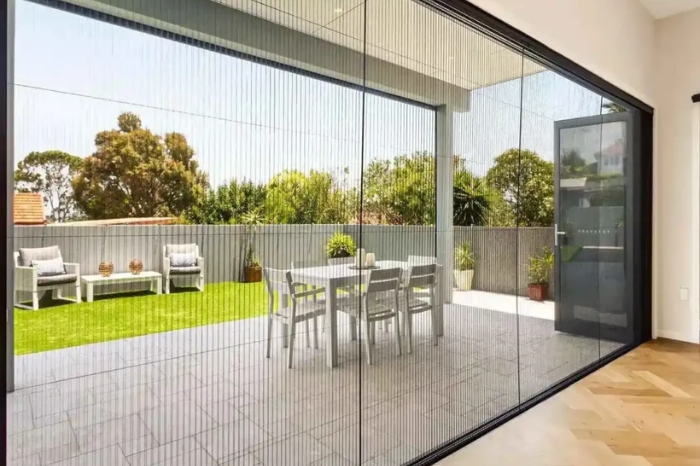 Need Custom Dubai Fly Screen for Doors Today?