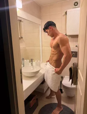 Istanbul Male Escorts +905541348396
