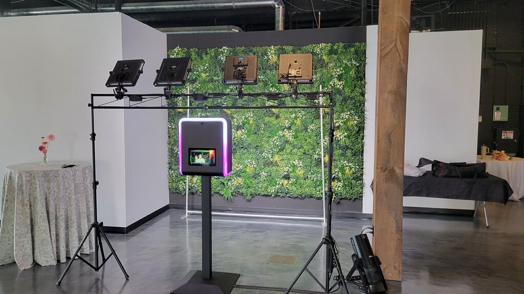 What Features Should You Look For In A Selfie Booth Setup?