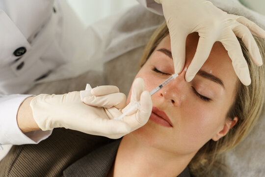 لماذا تختارين عيادة تجميل دبي لإجراء حقن البوتوكس في دبي؟ الأسباب والضمانات