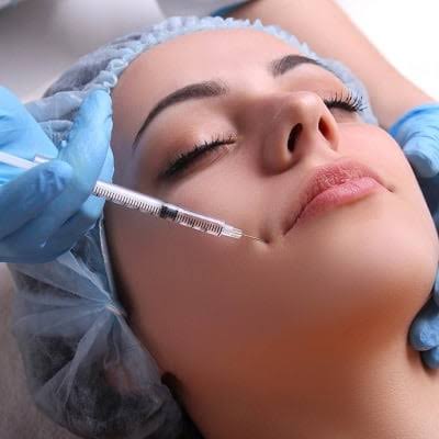 كيف تمنح حشوات الجلدية في دبي في عيادة تجميل دبي مظهرًا مشرقًا؟